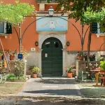 Lazzarini Battiala Apartman *