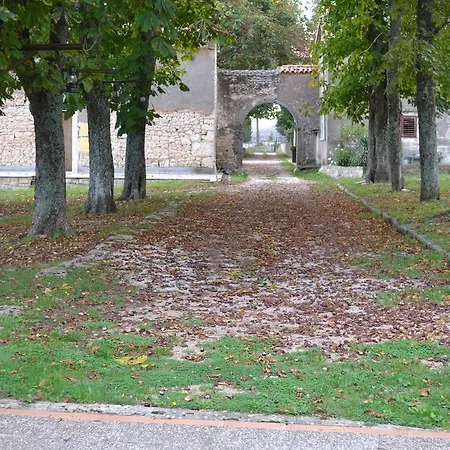 拉扎里尼巴蒂拉公寓 *