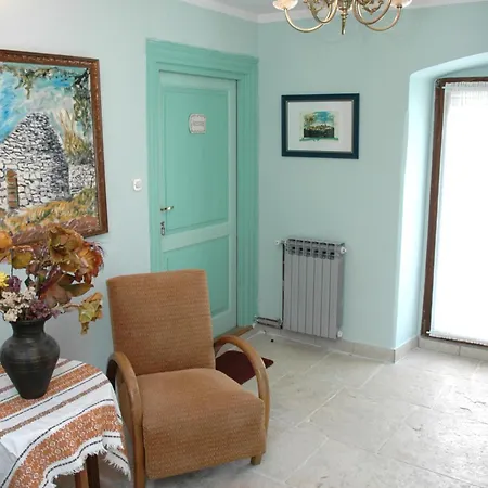 拉扎里尼巴蒂拉公寓 * Nedeščina