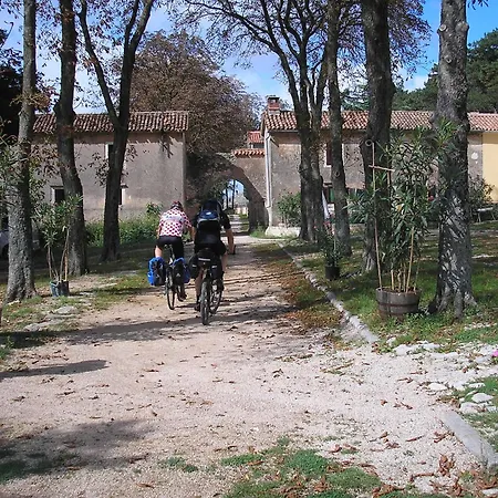 拉扎里尼巴蒂拉公寓