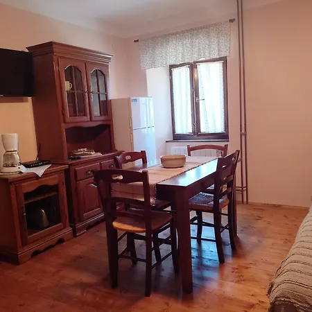 拉扎里尼巴蒂拉公寓 Nedeščina