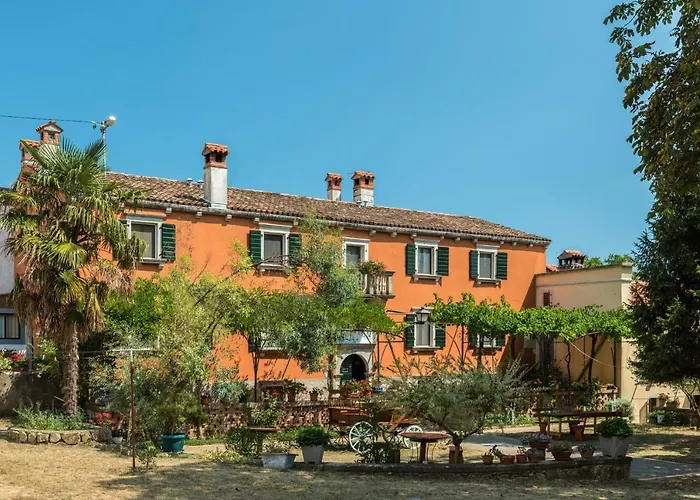 Lazzarini Battiala דירה